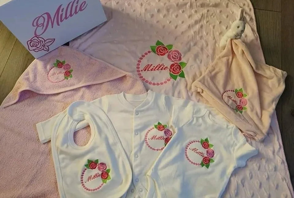 White/pink rose circle baby set